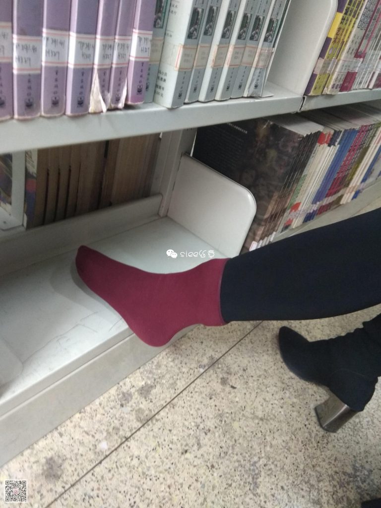 [SIEE絲意] No.259 莎莎~隨手拍紅襪子 [44P/55.9MB]插圖1