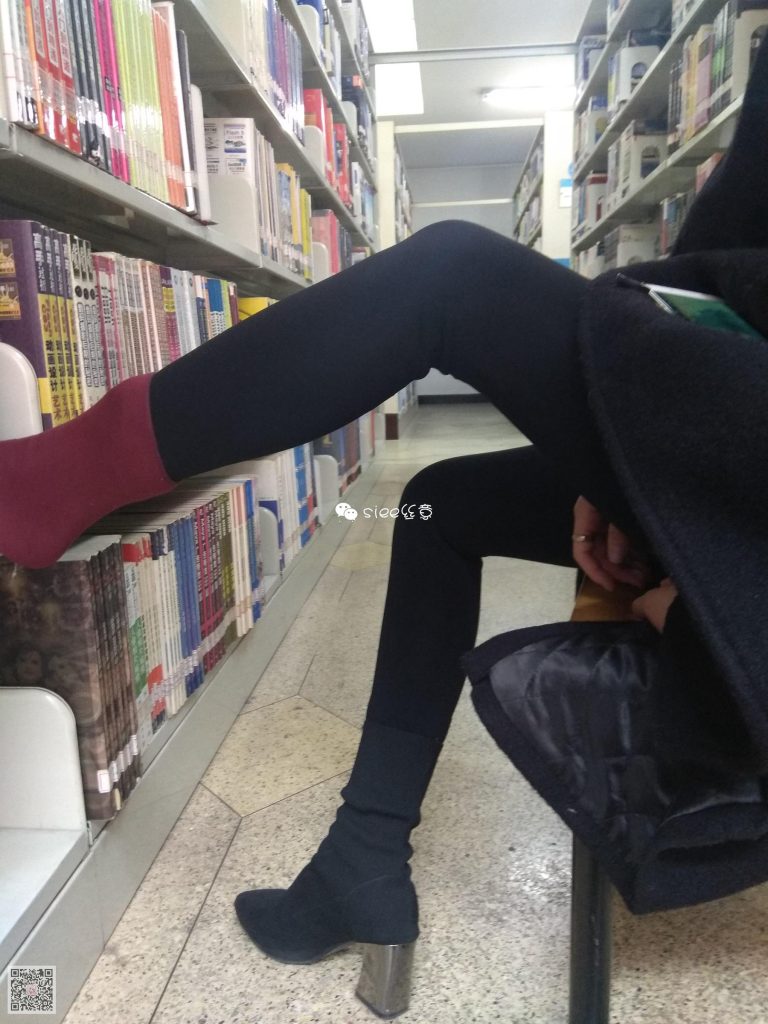 [SIEE絲意] No.259 莎莎~隨手拍紅襪子 [44P/55.9MB]插圖2