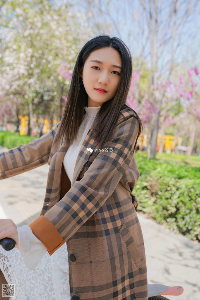 [SIEE絲意] No.273 薇薇學(xué)姐 單車上的絲襪 [42P/155MB]插圖2