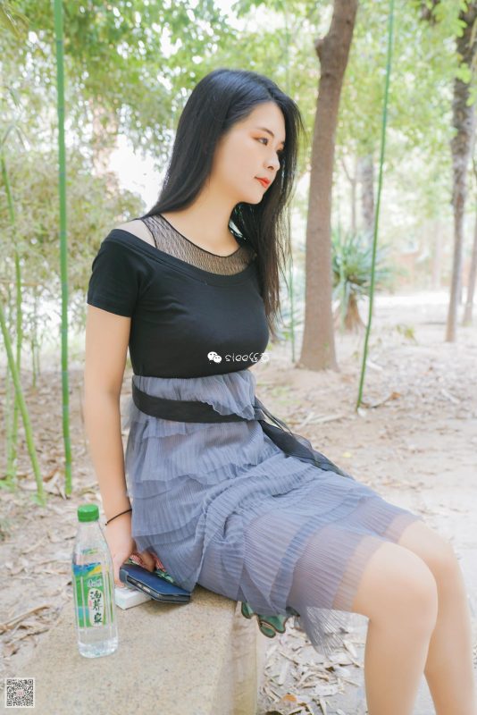 [SIEE絲意] No.300 靜心 氣質(zhì)學(xué)姐，遇見 [49P/121MB]-無料攝影圈