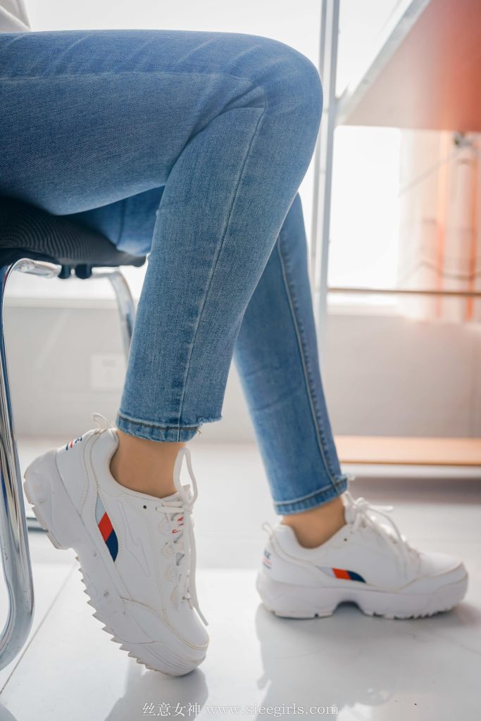 [SIEE絲意] No.372 瑤瑤 深秋愛(ài)做夢(mèng) [54P/120MB]插圖2