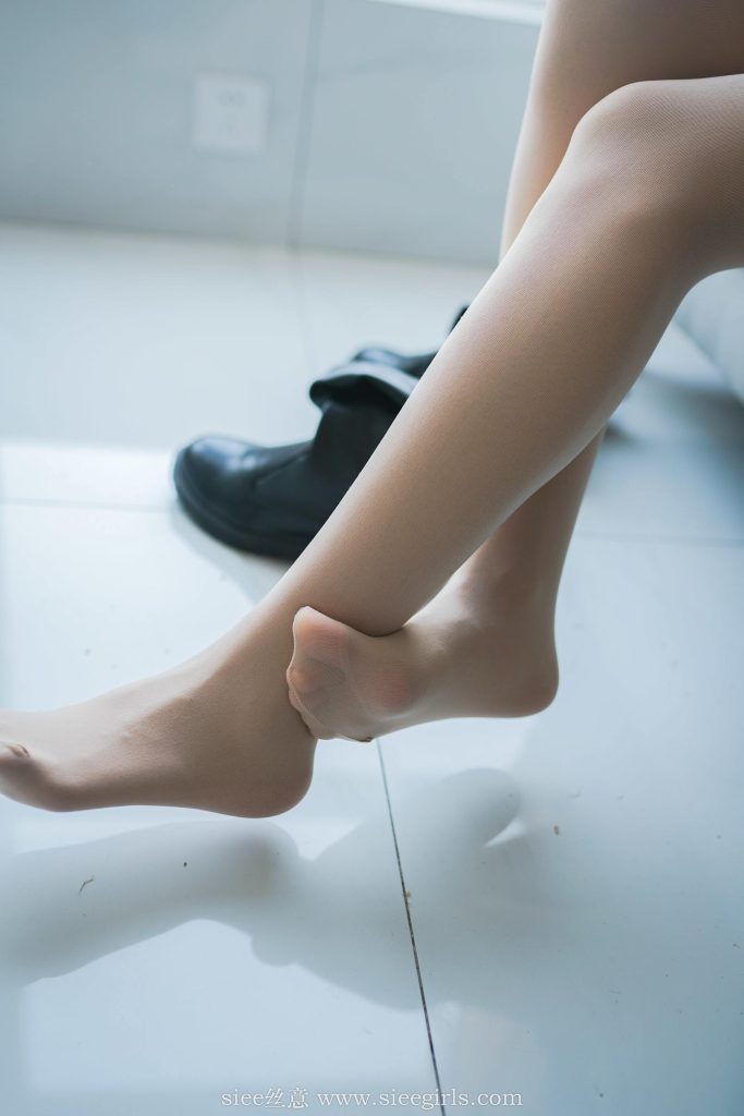 [SIEE絲意] No.395 芊芊～時(shí)間很短，天涯很遠(yuǎn) [54P156MB]插圖3