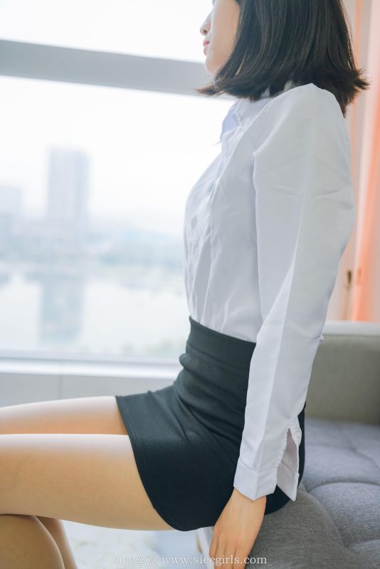 [SIEE絲意] No.396 含含～葉落驚喜 [65P/121MB]-無料攝影圈