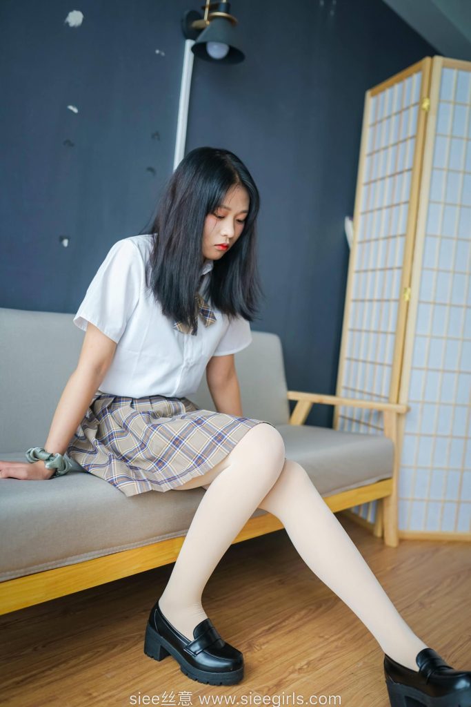 [SIEE絲意]NO.472 文文 小皮鞋學(xué)生裝 厚肉絲 [65P/117MB]插圖1