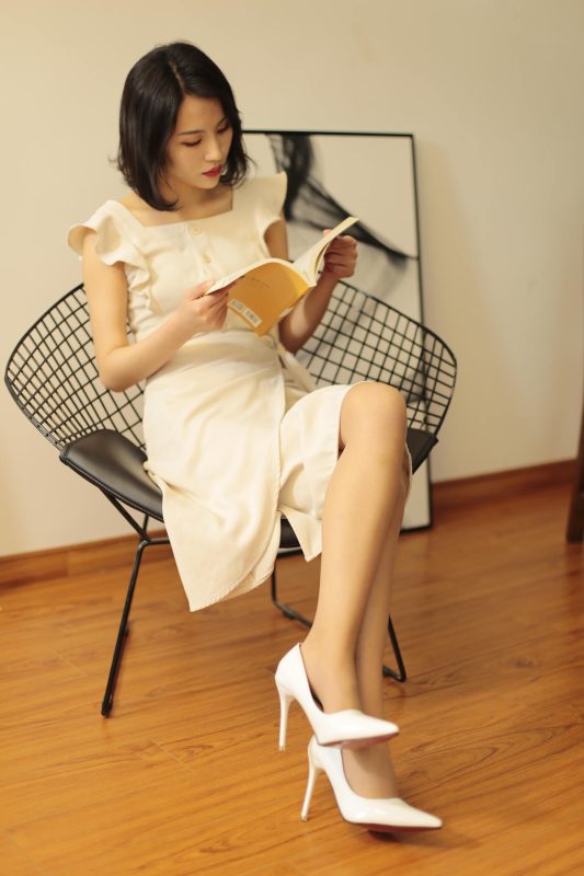 奈絲寫真 NO.009：成希-你是選擇看書還是看我？[30P/111MB]-無料攝影圈