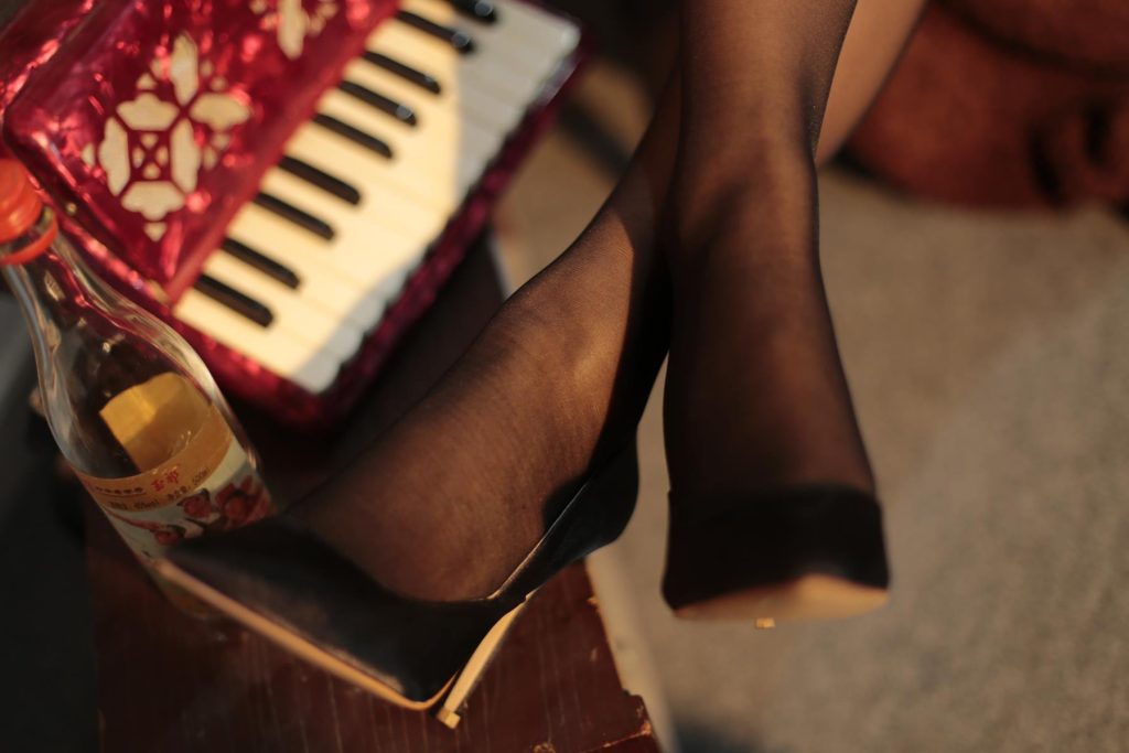 奈絲寫(xiě)真 NO.026：高高-喝最烈的酒，看最美的片兒 [31P/168MB]插圖2