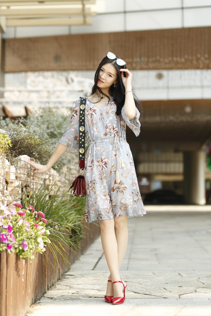 奈絲寫(xiě)真 NO.070：小敏-一字尖頭紅色單鞋 [35P/120MB]插圖