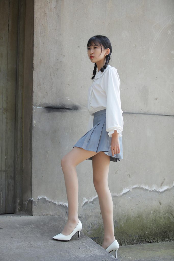 奈絲寫(xiě)真 NO.072：小橙子-扎馬尾辮 穿白褶裙 [39P/312MB]插圖2