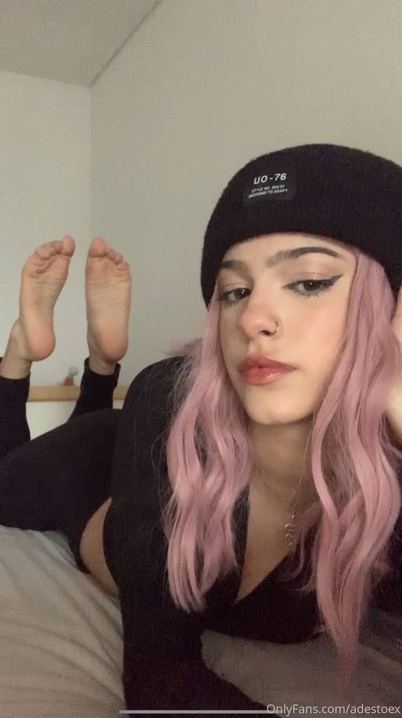 tiktok國外網(wǎng)紅kitsunematic合集各種襪子美腳顏值超高 [832P/15V/2.86G]插圖2