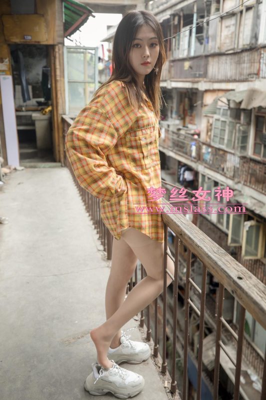 [MSLASS夢絲女神]2019.04.23 操場小甜心 玥玥 [65P/1V/1.45G]-無料攝影圈