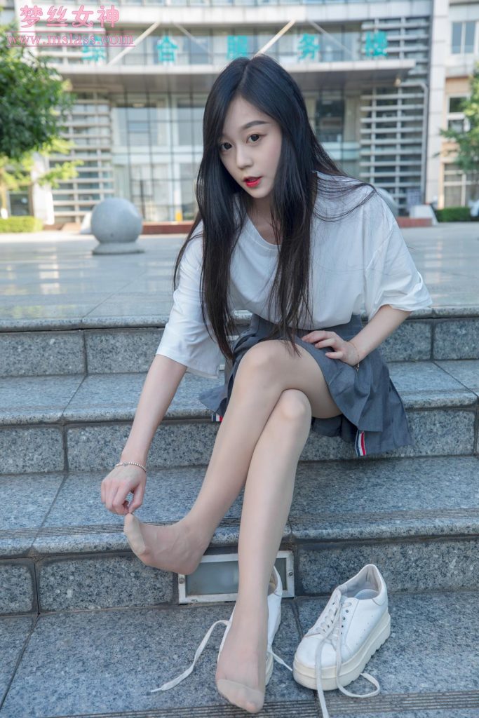 [MSLASS夢(mèng)絲女神] 2019-06-14 靈靈 甜靜的明星臉 [64P/344MB]插圖