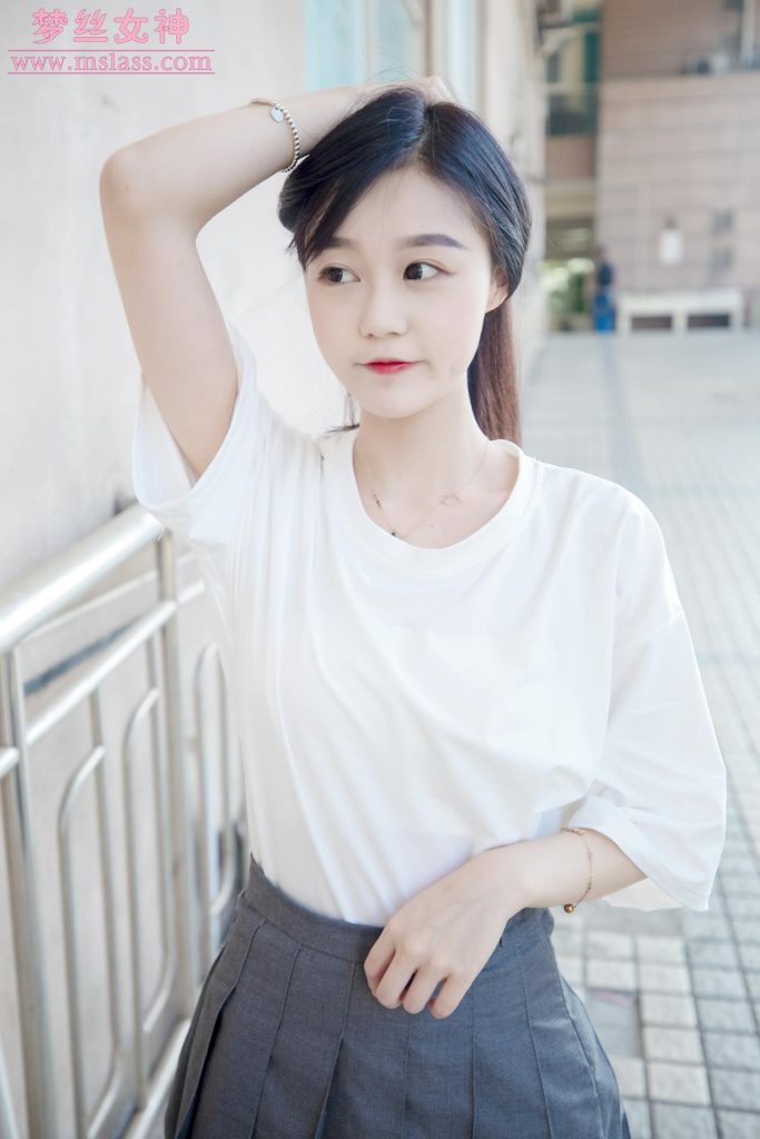 [MSLASS夢(mèng)絲女神] 2019-06-14 靈靈 甜靜的明星臉 [64P/344MB]插圖1