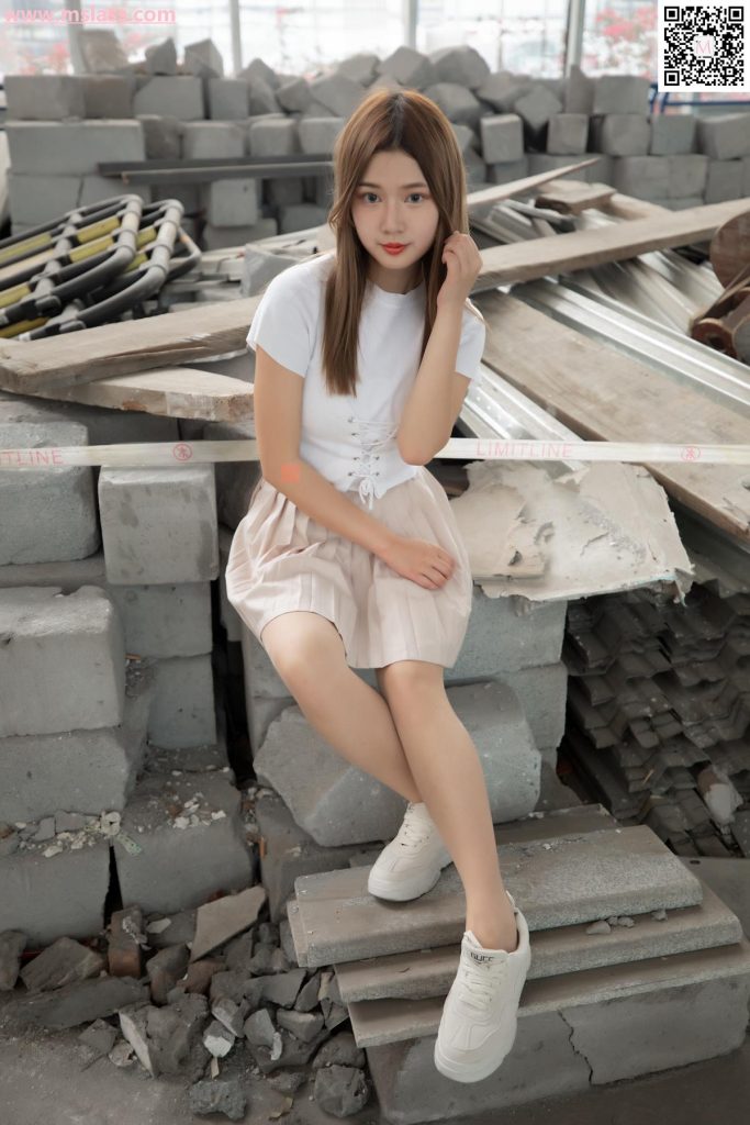 [MSLASS夢(mèng)絲女神] 2019-08-29 小除夕 廢墟的小白鞋 [54P/165MB]插圖2