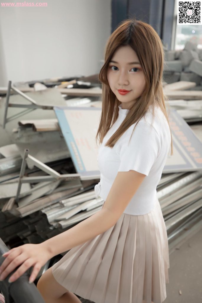 [MSLASS夢(mèng)絲女神] 2019-08-29 小除夕 廢墟的小白鞋 [54P/165MB]插圖1