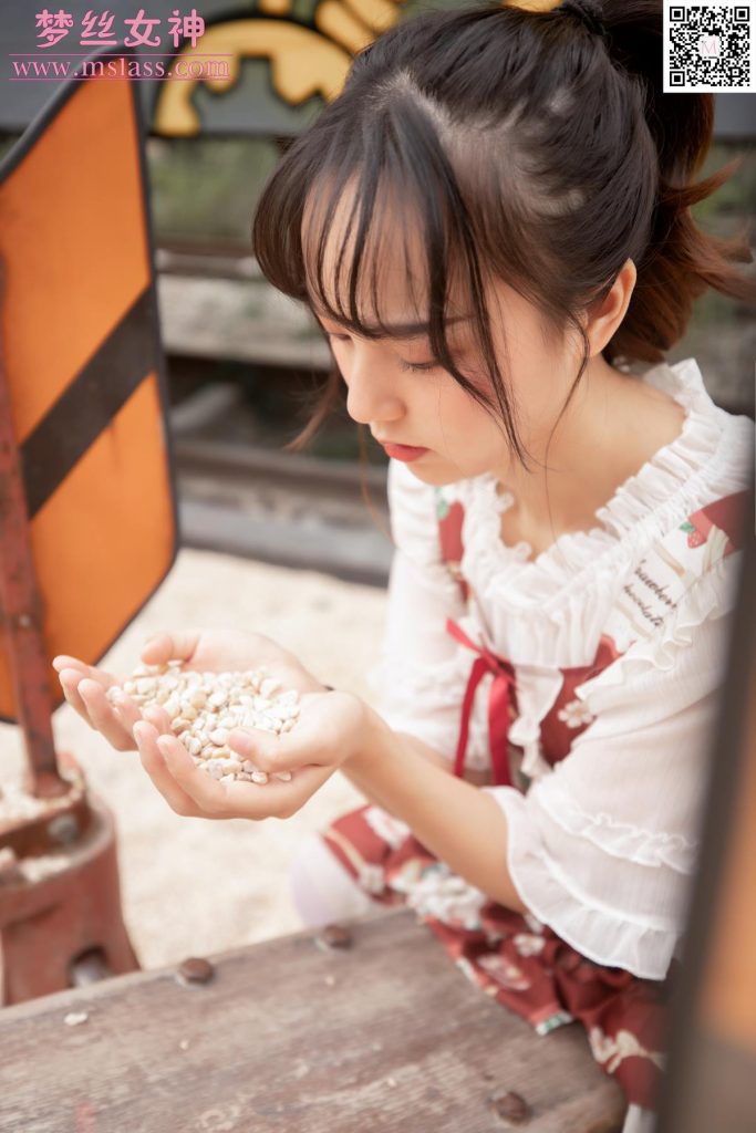 [MSLASS夢絲女神] 2019-10-27 玥玥 白絲洛麗塔 [70P/459MB]插圖3