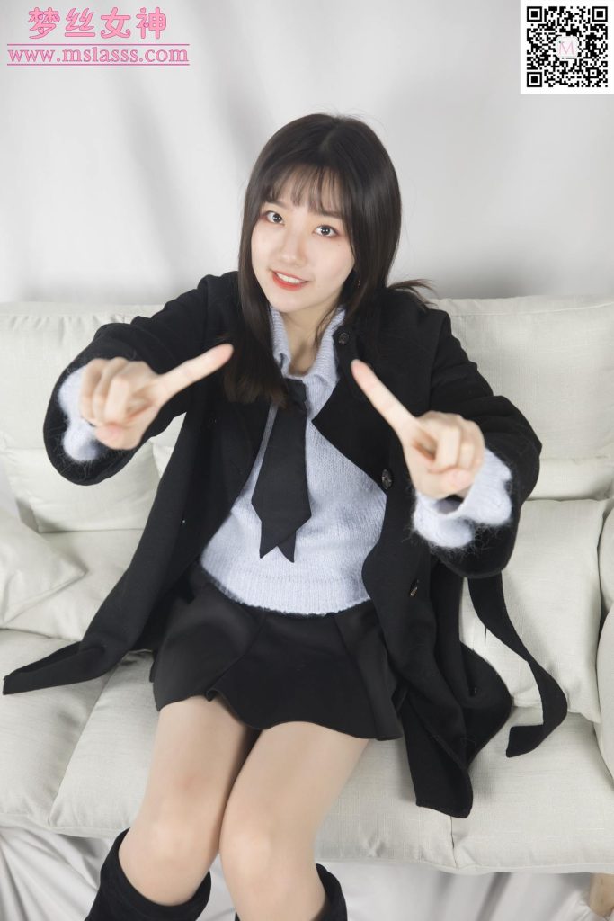 [MSLASS夢絲女神] 2020-01-07 小鹽 黑風(fēng)衣下的肉絲美腿 [61P/1V/0.98GB]插圖2