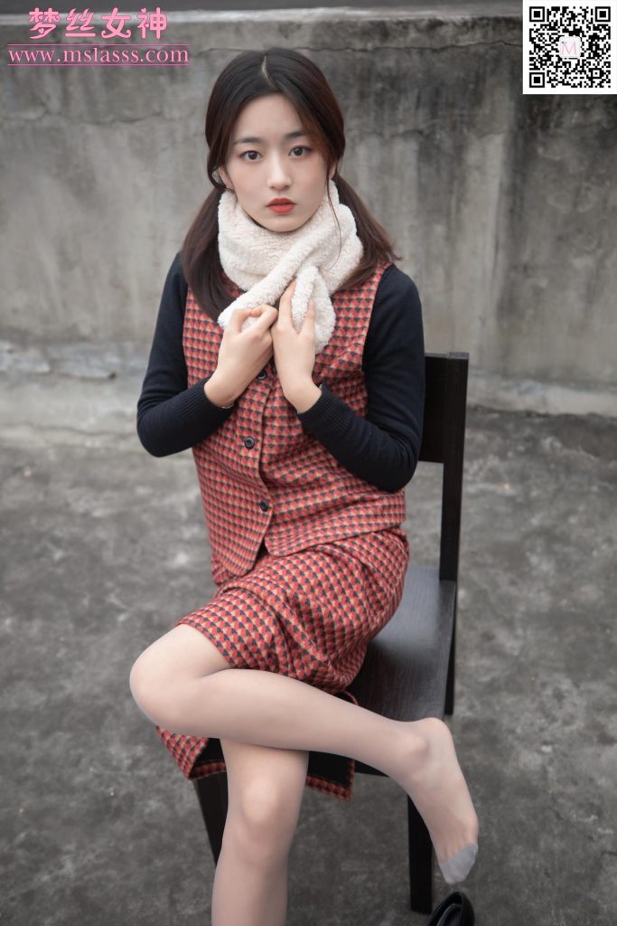 [MSLASS夢(mèng)絲女神] 2020-01-15 璇璇 天臺(tái)少女 [57P/397MB]插圖2