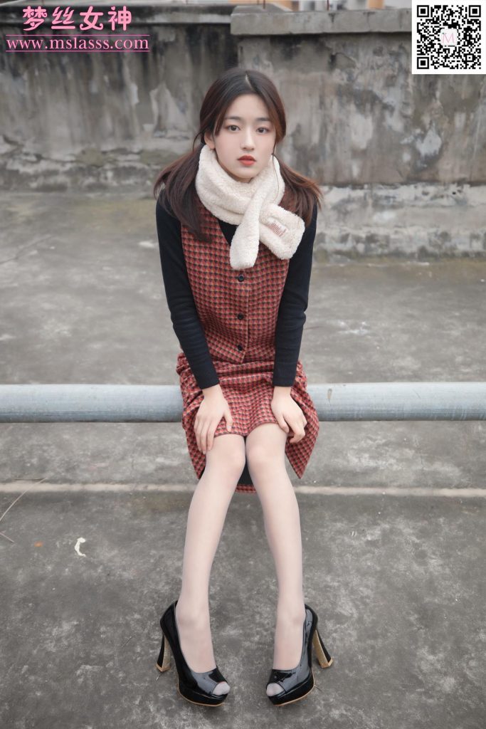 [MSLASS夢(mèng)絲女神] 2020-01-15 璇璇 天臺(tái)少女 [57P/397MB]插圖1