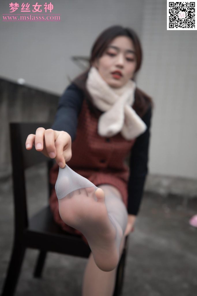 [MSLASS夢(mèng)絲女神] 2020-01-15 璇璇 天臺(tái)少女 [57P/397MB]插圖3