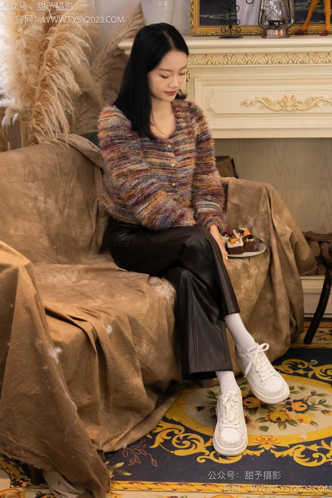 甜予攝影 005齊齊-板鞋、白棉襪、裸足[122P/2V/9.75GB]插圖1