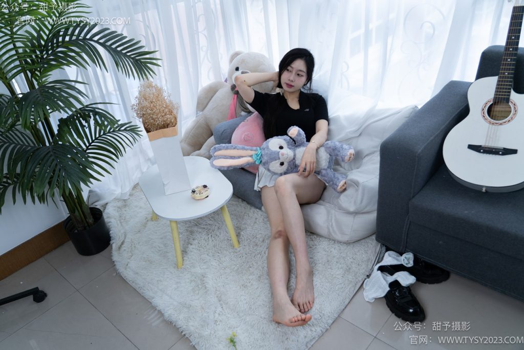 甜予攝影 012 魚魚-皮鞋、穿臟鏤空白棉襪、裸足[125P/2V/10.21GB]插圖