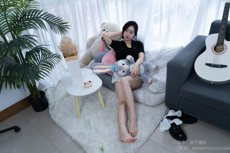 甜予攝影 012 魚魚-皮鞋、穿臟鏤空白棉襪、裸足[125P/2V/10.21GB]-無料攝影圈