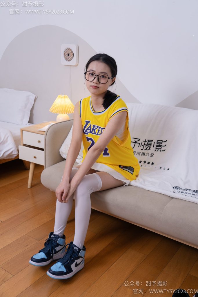 甜予攝影 NO.021 齊齊 兩雙AJ、過膝白絲[177P/2V/11.5GB]插圖2