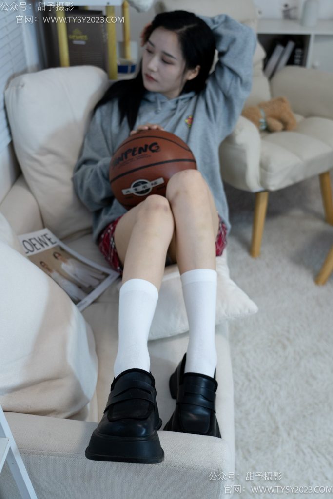 甜予攝影 NO.023 瀾瀾 皮鞋 白棉襪 裸足 私房 [133P/2V/10.10GB]插圖1