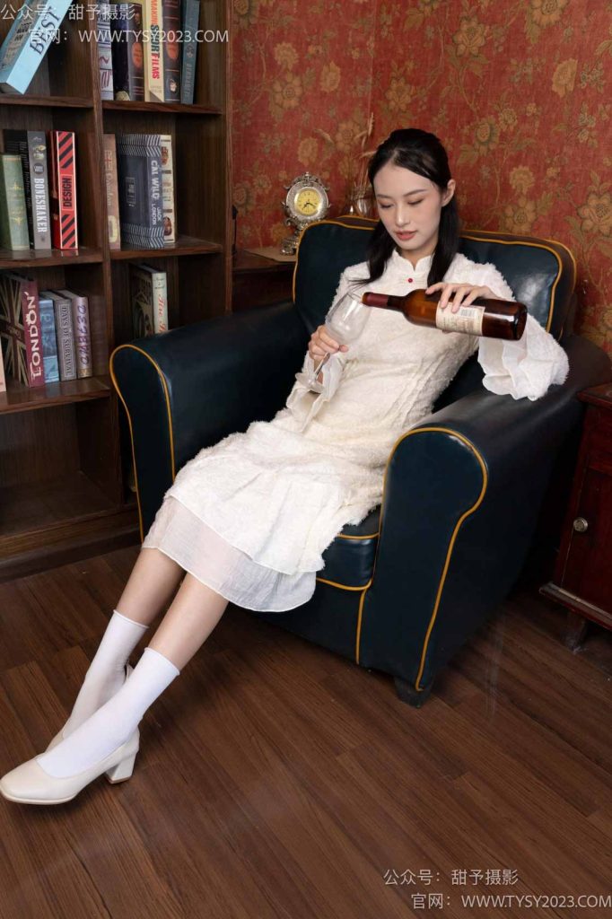 甜予攝影 NO.029 肉肉-高跟鞋、白棉襪、裸足[127P/2V/10.07GB]插圖3