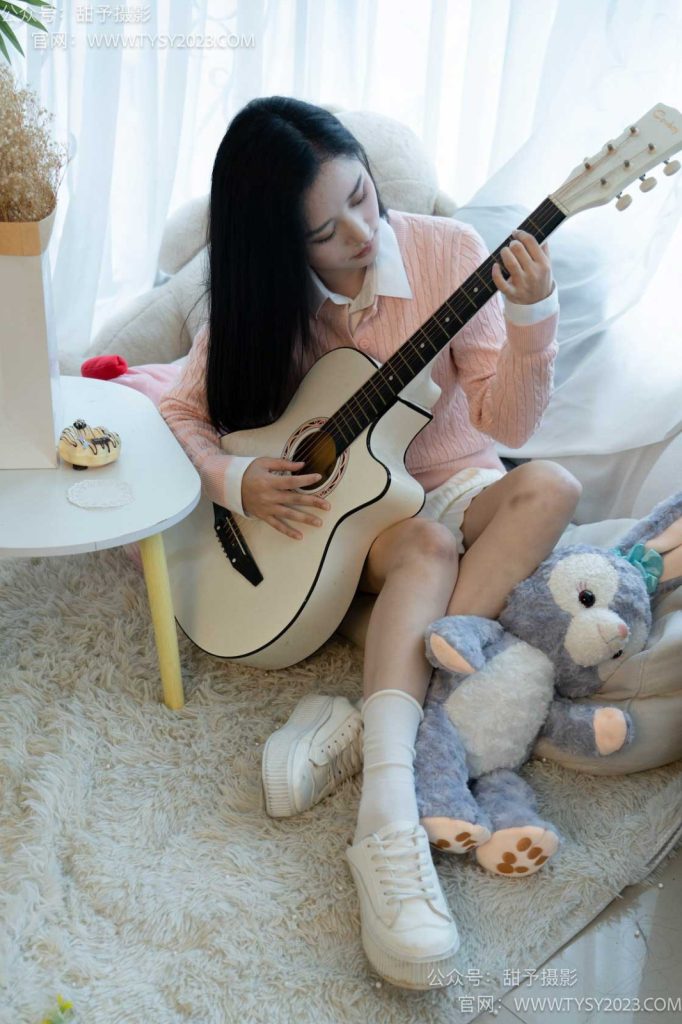 甜予攝影 NO.037 瀾瀾-板鞋、白棉襪、裸足[120P/2V/9.65GB]插圖