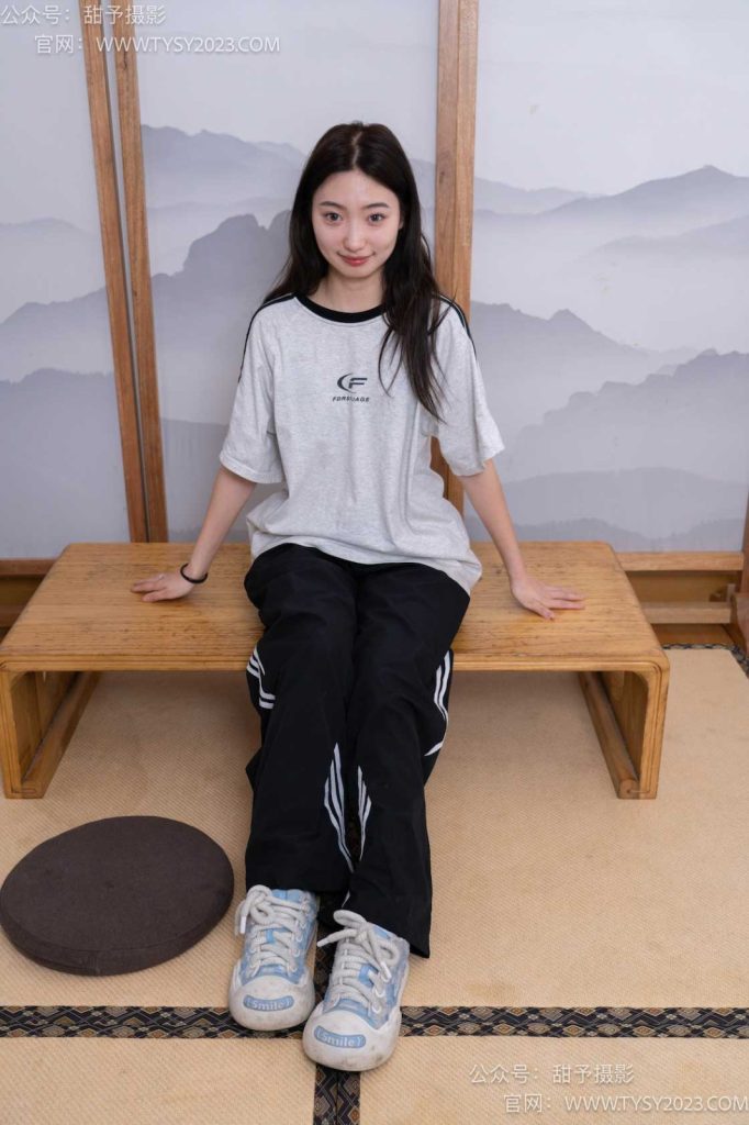 甜予攝影 NO.045 雪梨-帆布鞋、白棉襪、裸足[130P/2V/14.60GB]插圖1