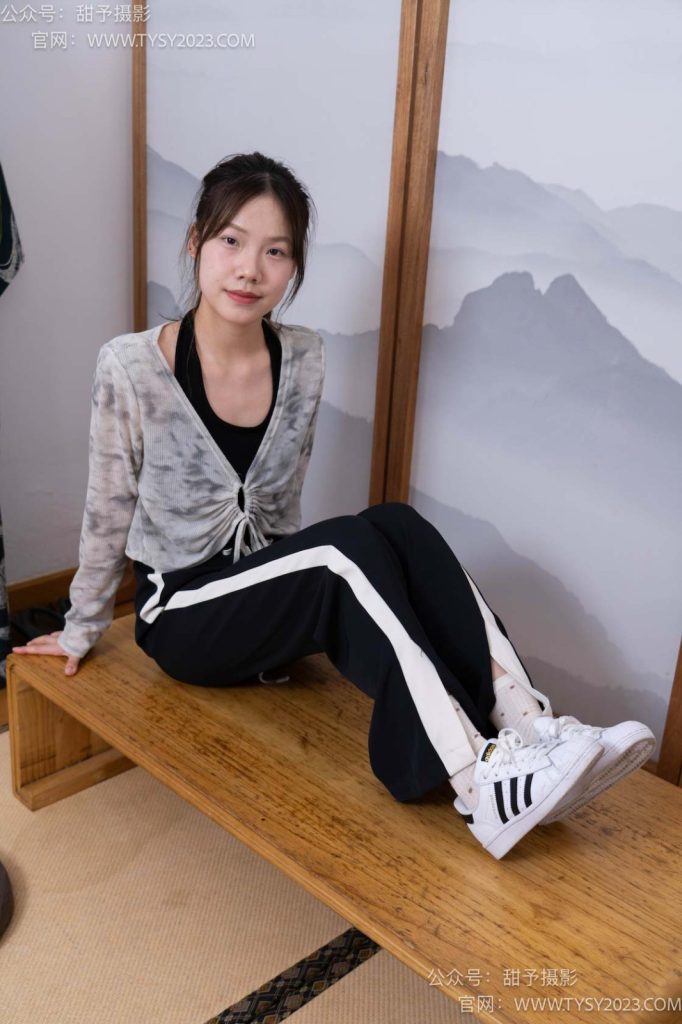 甜予攝影 NO.046 雙雙-板鞋、白棉襪、裸足[130P/2V/10.20GB]插圖1