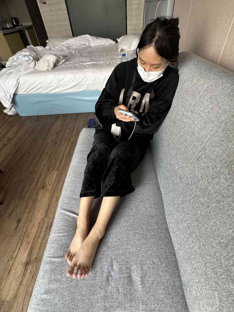 林同學(xué) 20230223 白鞋白棉襪裸足超美的腳 [600P/9V/5.35G]插圖2