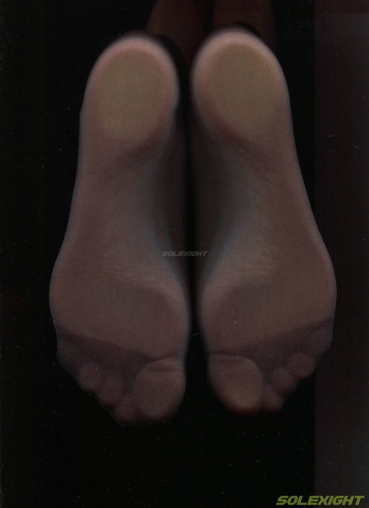 模拍視頻Solexight Mia (絲襪,腳底,腳趾,高跟鞋,VR)4K+套圖+VR[217P/4V/35.3G]插圖2