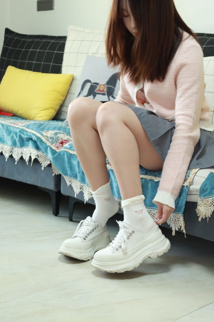 蕊蕊第1-1期 JK裝小白鞋白棉襪腳裸足人像虛化版 [50P/3V/1GB]插圖2