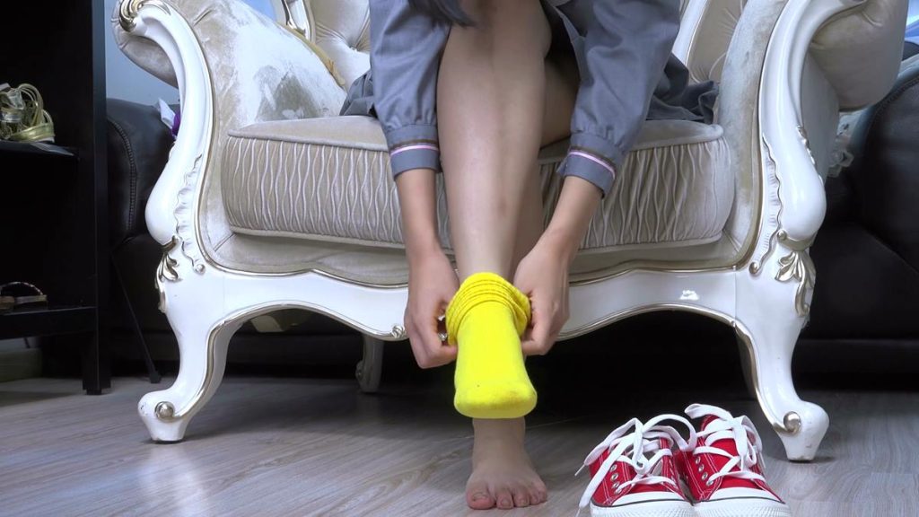 [Sexy Asian Girls Feet]NO.054 雪菲脫掉帆布鞋把腳紋路給你看[227P/600MB]插圖2