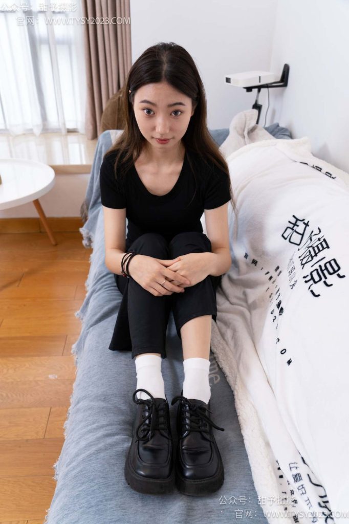 甜予攝影 NO.054 雪梨-皮鞋、白棉襪、肉絲（腳尖加固款） [130P/2V/9.92GB]插圖