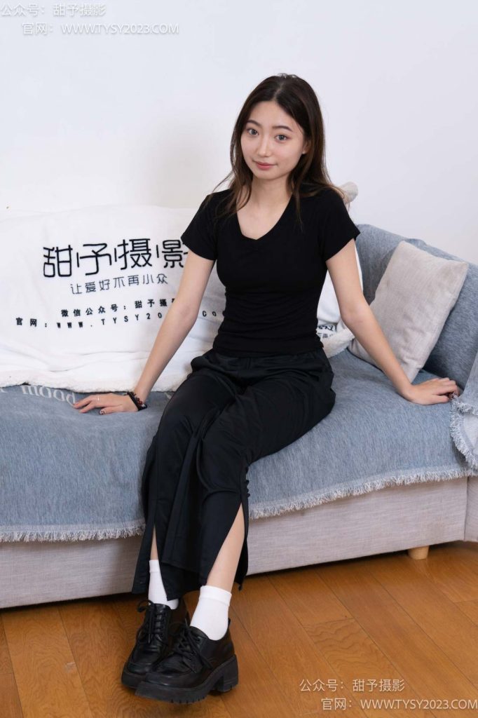 甜予攝影 NO.054 雪梨-皮鞋、白棉襪、肉絲（腳尖加固款） [130P/2V/9.92GB]插圖2