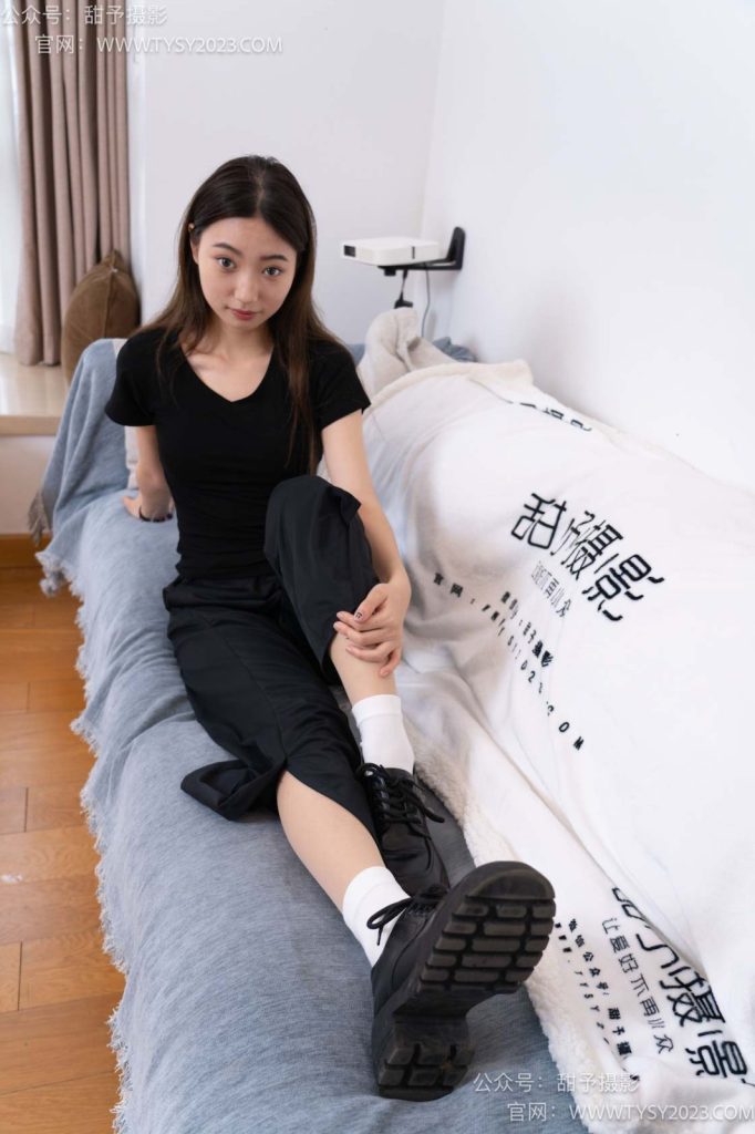 甜予攝影 NO.054 雪梨-皮鞋、白棉襪、肉絲（腳尖加固款） [130P/2V/9.92GB]插圖1