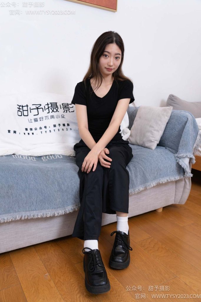 甜予攝影 NO.054 雪梨-皮鞋、白棉襪、肉絲（腳尖加固款） [130P/2V/9.92GB]插圖3