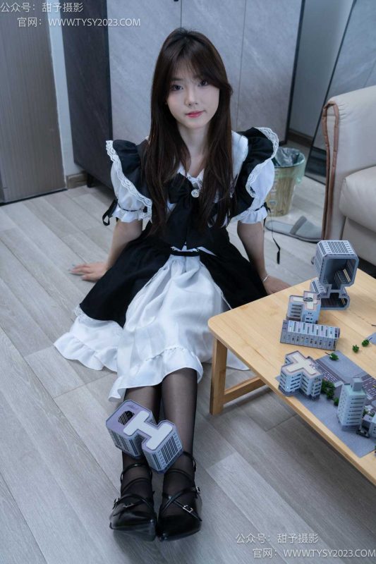 甜予攝影 NO.056 璇璇-高跟鞋、黑絲（腳尖加固款）、白絲（腳尖加固款，白絲僅圖片和劇情版視頻包含）、裸足、小人國(guó)劇情 [192P/2V/13.87GB]插圖1