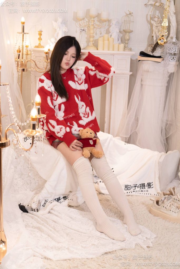 甜予攝影 NO.058 小熊-板鞋、過(guò)膝白棉襪、過(guò)稀薄白絲（腳尖加固款） [128P2V/9.60GB]插圖3