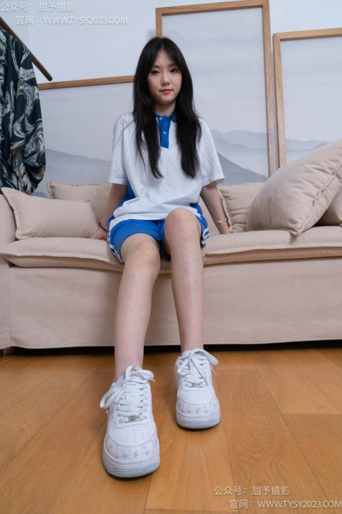 甜予攝影 NO.080 璇璇-校服、板鞋、裸足、光腳踩小西紅柿葡萄的劇情[134P/2V/11.74GB]插圖1