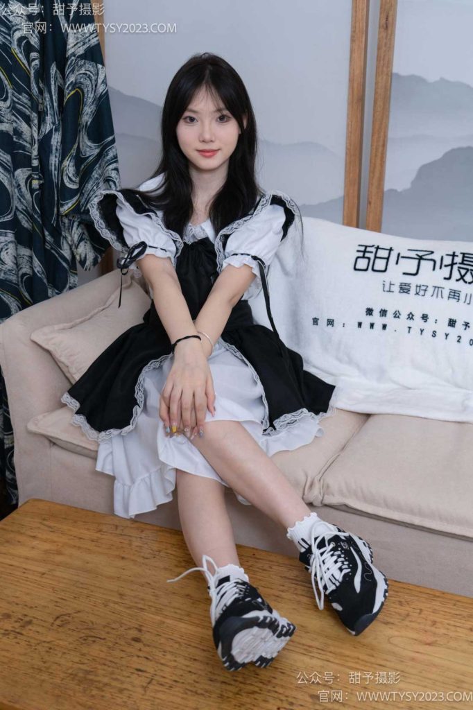 甜予攝影 NO.083 璇璇-運(yùn)動(dòng)鞋、白棉襪、裸足[133P/2V/9.95GB]插圖