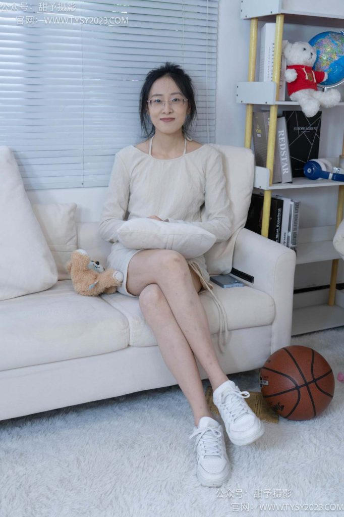 甜予攝影 NO.087 靜靜-板鞋、白棉襪、裸足[106P/2V/9.35GB]插圖4