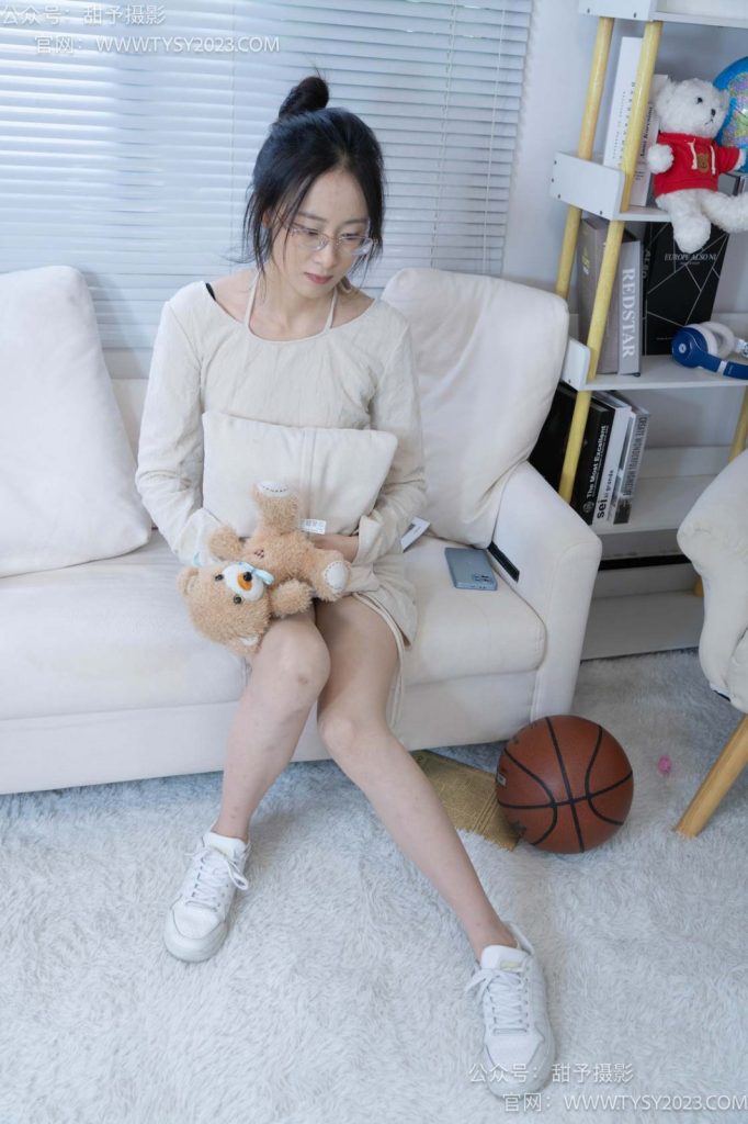 甜予攝影 NO.087 靜靜-板鞋、白棉襪、裸足[106P/2V/9.35GB]插圖2