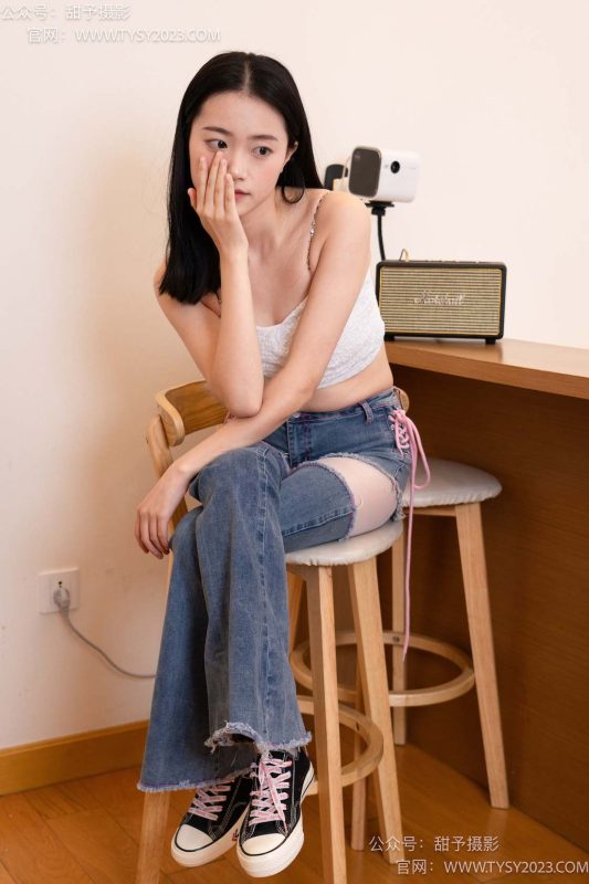 甜予攝影 NO.093 齊齊-帆布鞋、白絲（腳尖加固款、褲里絲）[123P/2V/9.93GB]-無料攝影圈