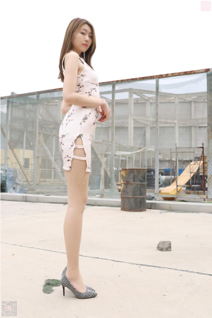 [SiHua思話] SH032 廢墟上發(fā)現(xiàn)旗袍美女 珺潔 [95P/2V/474MB]插圖1