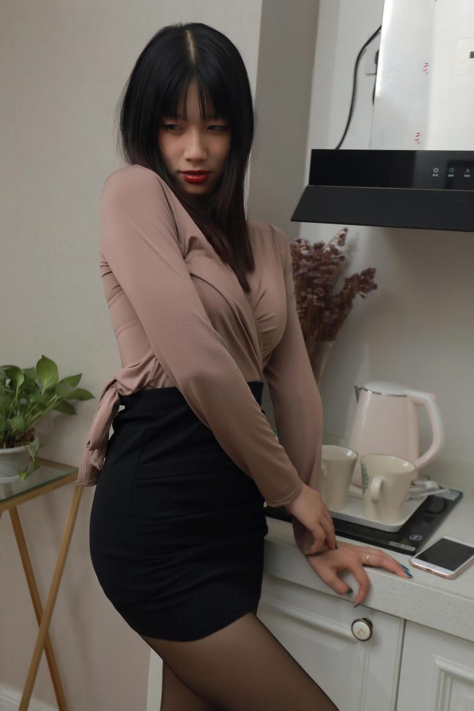 [SiHua思話] SH140 詩(shī)詩(shī) 黑絲Y惑 [55P/93MB]插圖2