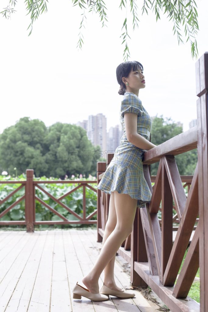 [SiHua思話] SH173 詩詩 旗袍肉絲女孩逛公園 [50P/89MB]插圖1